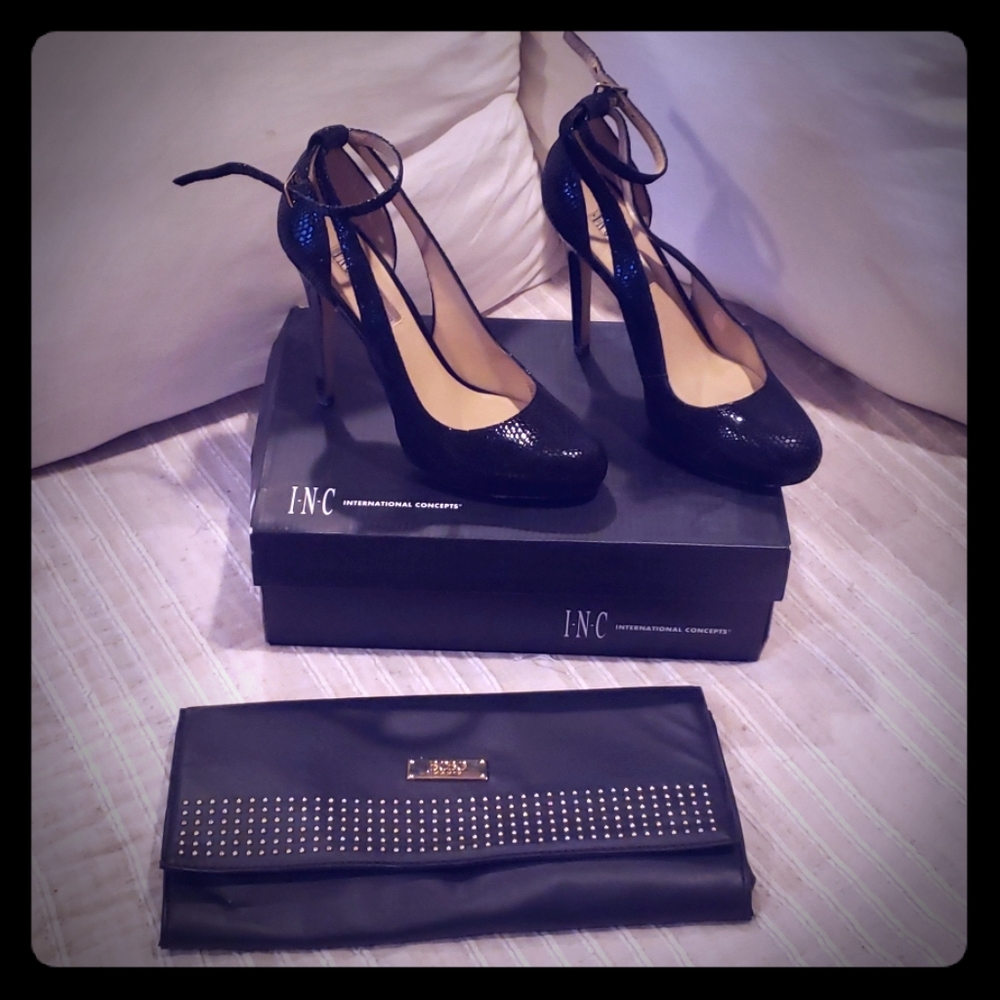 International concepts Ankle strap heels